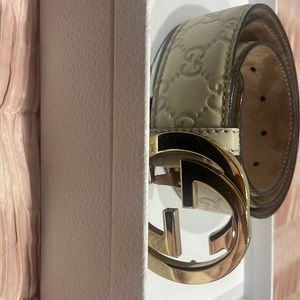 Gucci white guccissima leather belt with Interlocking G buckle 114876 AA61G